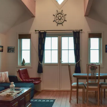 Awesome In With 2 Bedrooms And Wifi Bakkasund