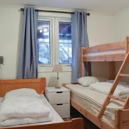 Awesome In With 2 Bedrooms And Wifi Bakkasund